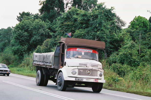 �}���[�V�A�ҁE���̂P
(620�~413pixel,96.1KB)