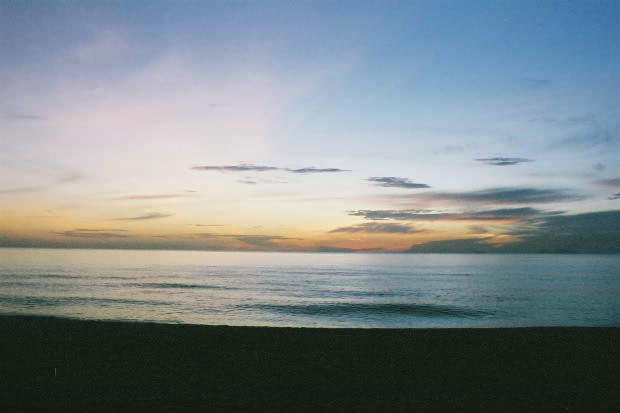 �}���[�V�A�ҁE���̂R
(620�~413pixel,35.0KB)