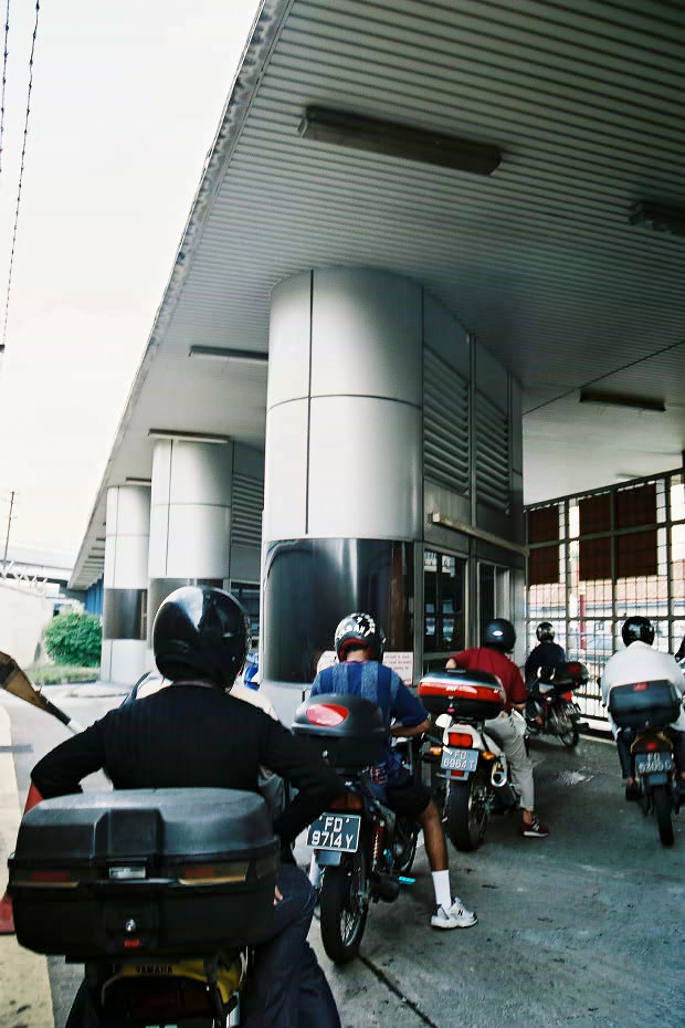 �}���[�V�A�ҁE���̂U
(620�~930pixel,127.7KB)