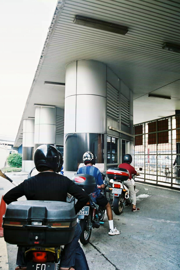 �}���[�V�A�ҁE���̂U
(620�~930pixel,145.3KB)