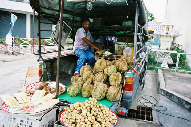 �^�C�ҁE���̂R
(620�~413pixel,98.8KB)