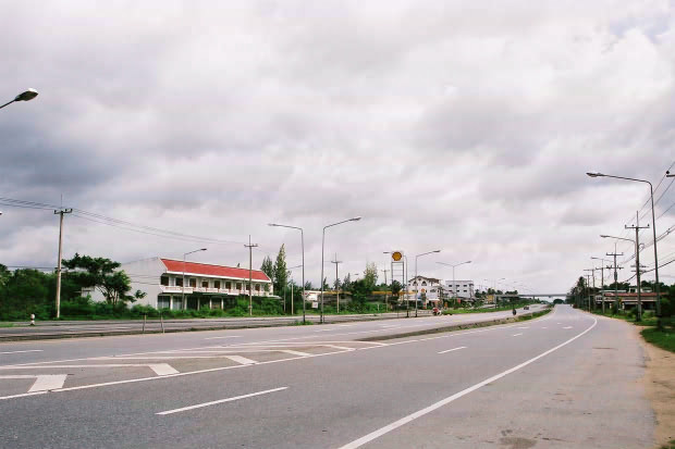 �^�C�ҁE���̂S
(620�~413pixel,45.3KB)