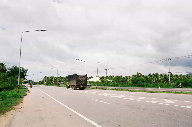 �^�C�ҁE���̂S
(620�~413pixel,42.3KB)