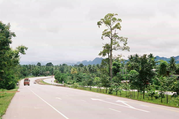 �^�C�ҁE���̂S
(620�~413pixel,62.8KB)