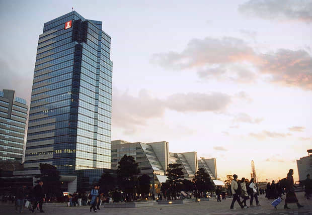 �����r�b�O�T�C�g
(620�~428pixel,38.0KB)