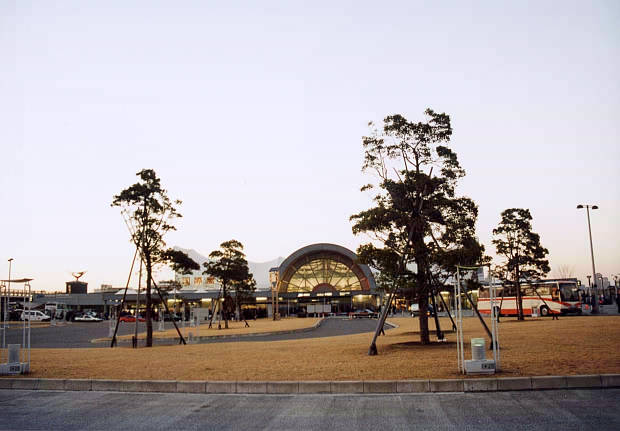 �����r�b�O�T�C�g
(620�~431pixel,38.4KB)