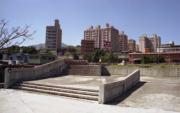 �W��
(620�~390pixel,44.2KB)