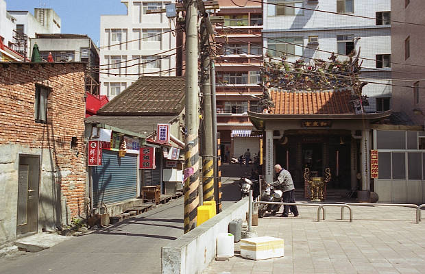 �W��
(620�~400pixel,67.3KB)