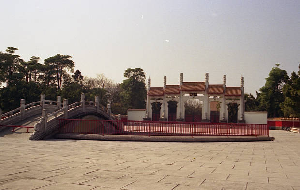 ���Y�E�@���K
(620�~393pixel,36.5KB)