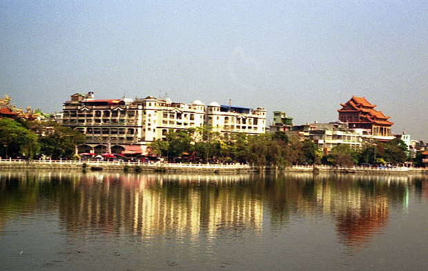 ���Y�E�@���K
(620�~393pixel,47.9KB)