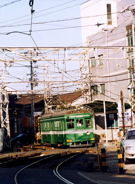 大阪の路面電車
(458×620pixel,78.9KB)