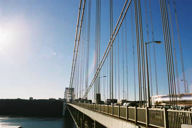 13.ジョージ・ワシントンブリッジ（ニュージャージー、ニューヨーク州境）
(620×413pixel,43.7KB)