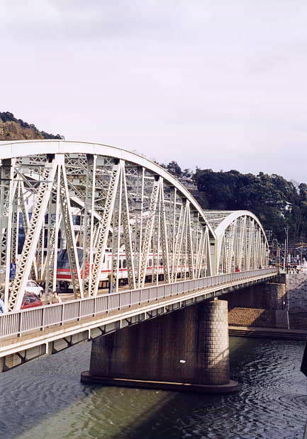 ���R��
(433�~620pixel,53.1KB)