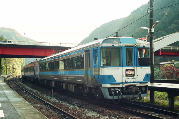 �S���E�A�C�����h�G�N�X�v���X
(620�~413pixel,57.1KB)