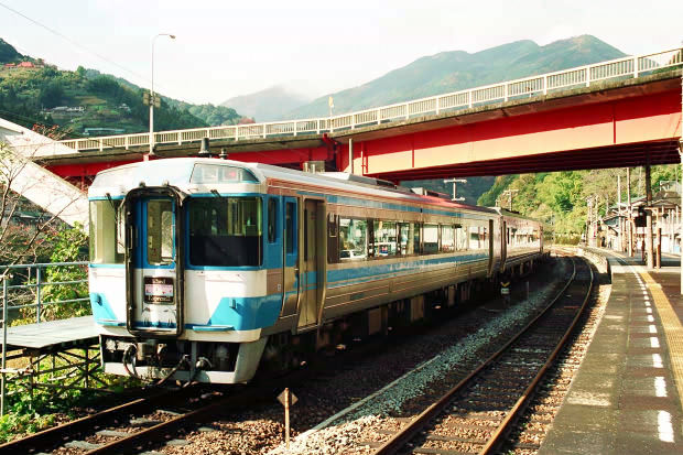 �S���E�A�C�����h�G�N�X�v���X
(620�~413pixel,78.9KB)