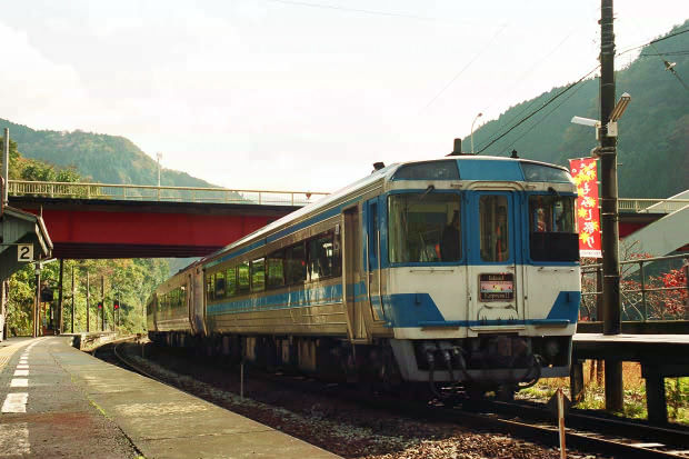 �S���E�A�C�����h�G�N�X�v���X
(620�~413pixel,55.0KB)