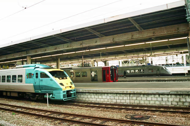 �i�q��B�̎ԗ�����
(620�~413pixel,71.3KB)