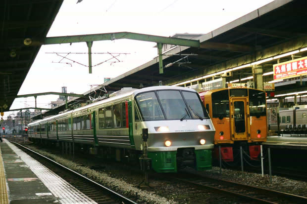 �i�q��B�̎ԗ�����
(620�~413pixel,57.1KB)