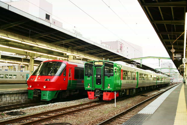 �i�q��B�̎ԗ�����
(620�~413pixel,66.7KB)