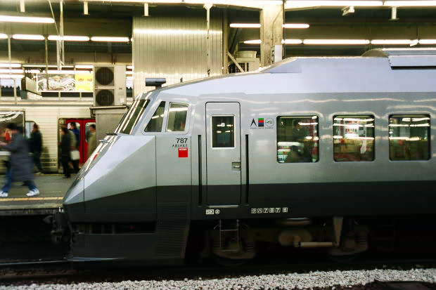 �i�q��B�̎ԗ�����
(620�~413pixel,49.5KB)