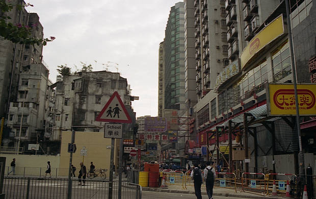 ���ׂ̒��̊X�A�㗴
(620�~390pixel,51.6KB)