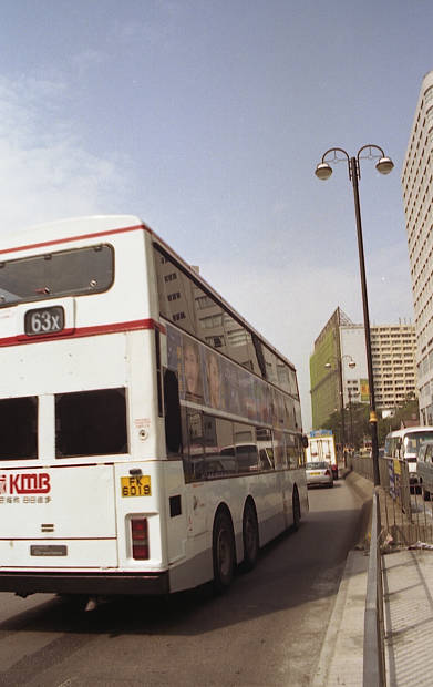 ���ׂ̒��̊X�A�㗴
(391�~620pixel,34.8KB)