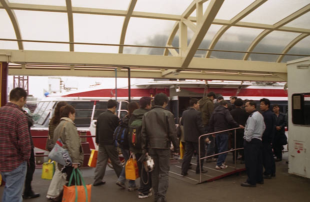 �|���g�K���̕����c���X�E�S��
(620�~405pixel,45.3KB)