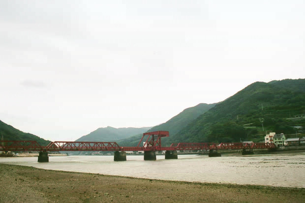 長浜・はねあげ橋（２）
(620×413pixel,40.2KB)