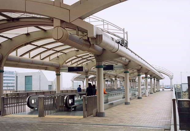 �|�[�g�A�C�����h
(620�~428pixel,48.8KB)