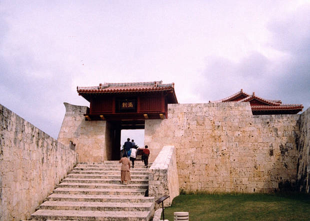 �����m�̋u�E�񗢏�
(620�~443pixel,45.6KB)