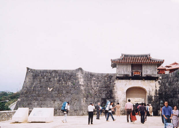 �����m�̋u�E�񗢏�
(620�~444pixel,36.8KB)