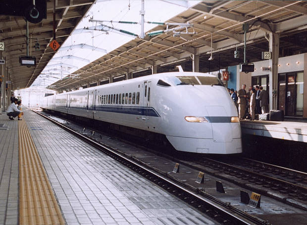 新大阪駅
(620×455pixel,61.5KB)