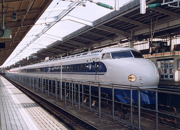 新大阪駅
(620×450pixel,67.2KB)