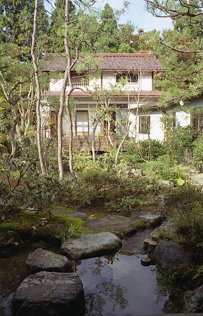 �����E���̉���
(399�~620pixel,80.2KB)