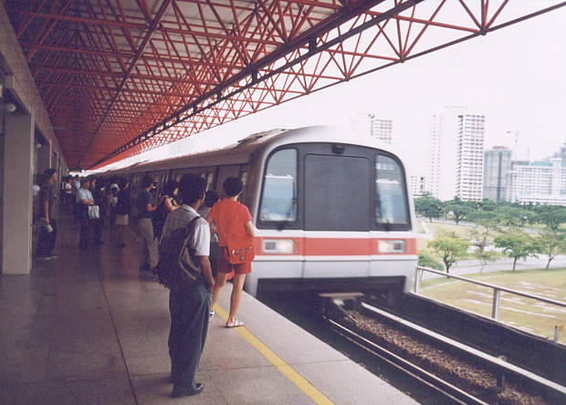 �V���K�|�[��
(620�~444pixel,54.7KB)