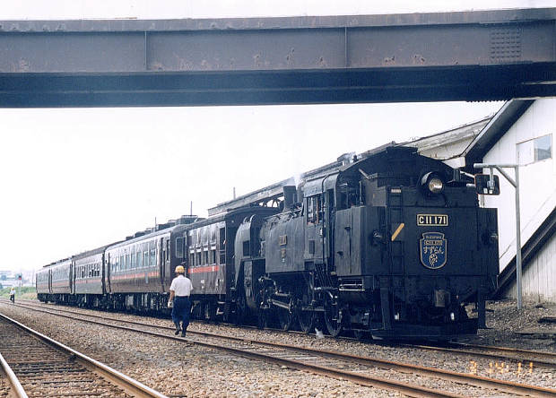 ���G�E�b�䓇�w
(620�~444pixel,55.9KB)