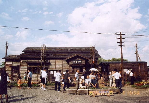 ���G�E�b�䓇�w
(620�~432pixel,58.6KB)