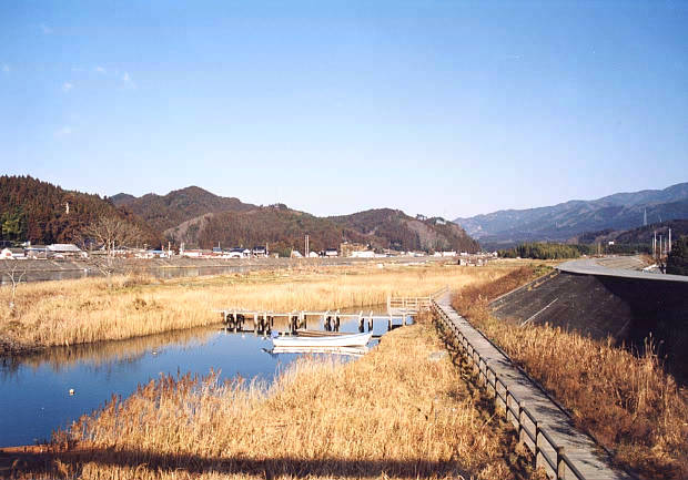 ���O���c
(620�~433pixel,51.2KB)