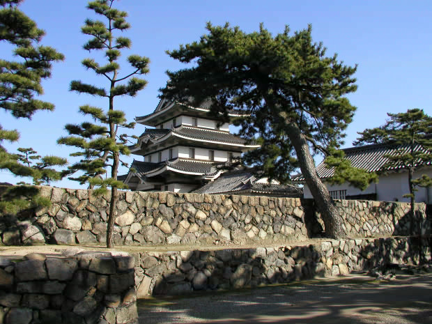 �����E�ʑ�����
(620�~465pixel,108.2KB)