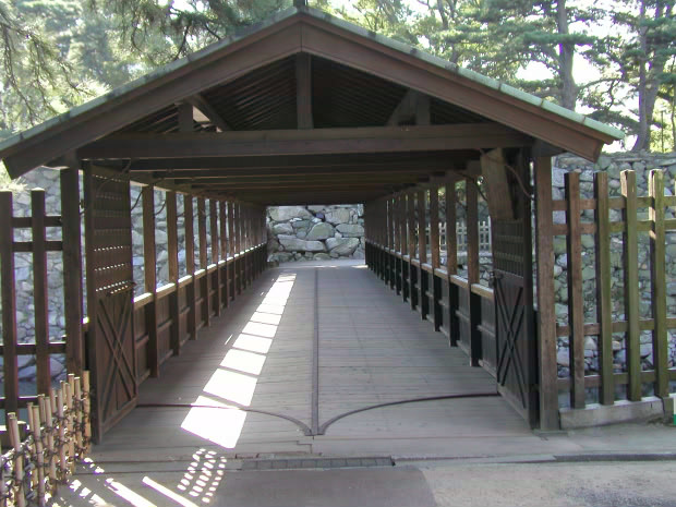 �����E�ʑ�����
(620�~465pixel,89.6KB)