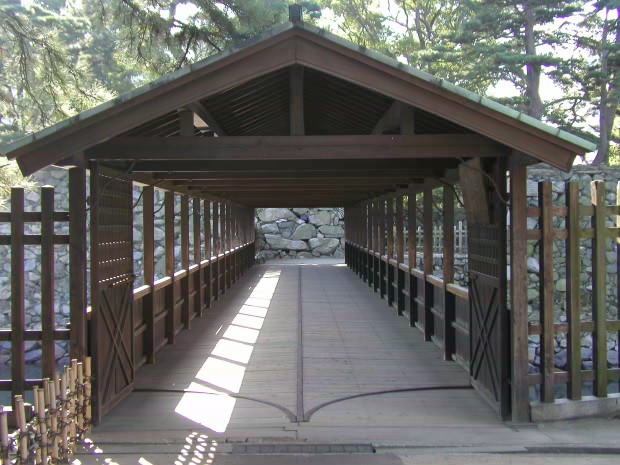 �����E�ʑ�����
(620�~465pixel,92.3KB)