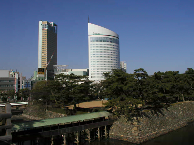 �����E�ʑ�����
(620�~465pixel,59.5KB)