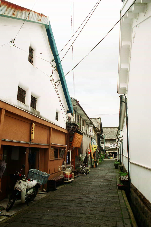 �|�c�̊X����
(620�~930pixel,135.8KB)