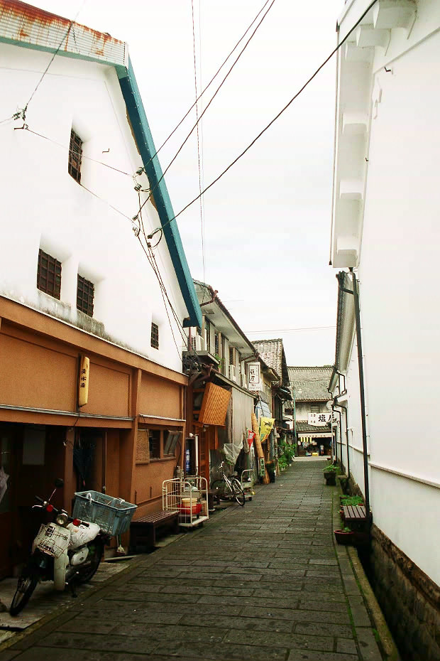 �|�c�̊X����
(620�~930pixel,138.8KB)