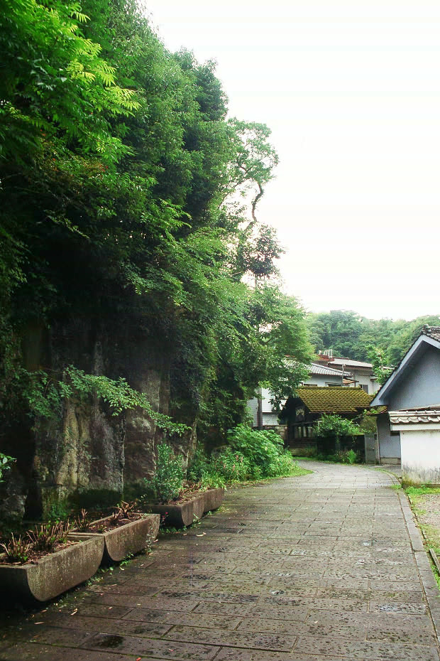 �|�c�̊X����
(620�~930pixel,204.9KB)