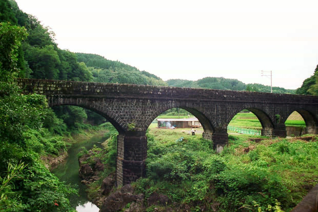 �|�c�E�킫���̗�
(620�~413pixel,81.4KB)