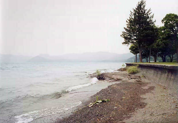 田沢湖
(620×431pixel,40.4KB)