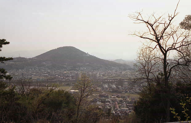 ��֌���
(620�~400pixel,46.6KB)