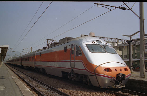 ��p�S�H�E������
(620�~407pixel,36.2KB)