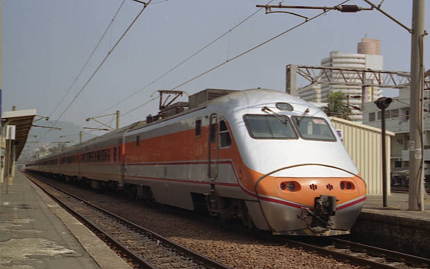 ��p�S�H�E������
(620�~388pixel,39.8KB)